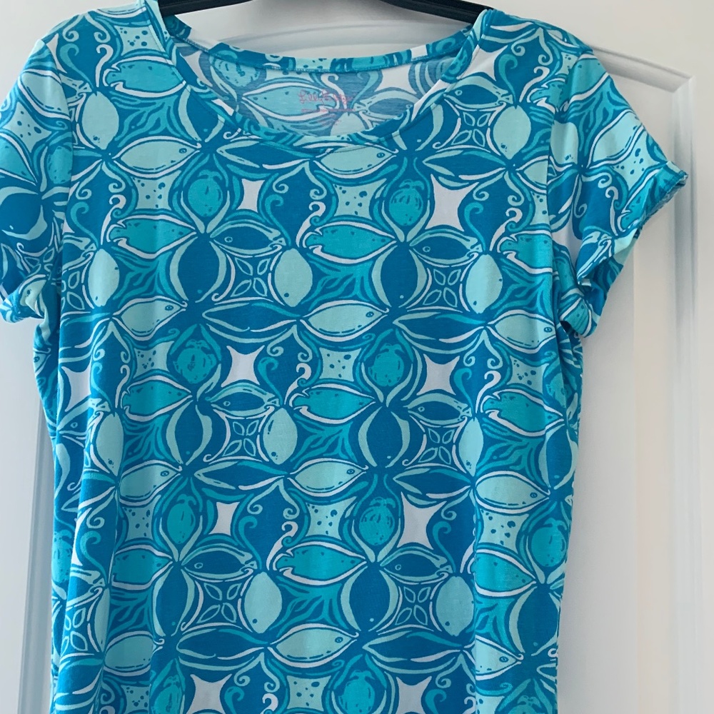 Lilly Pulitzer Blue and White Short Sleeve Tee